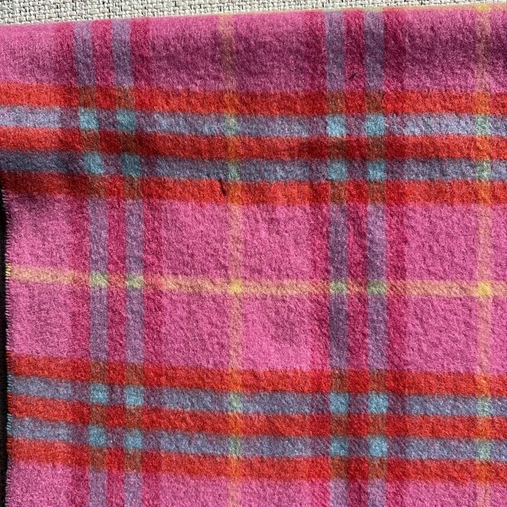 Authentic Burberry Cashmere Scarf - Picture 5 of 6